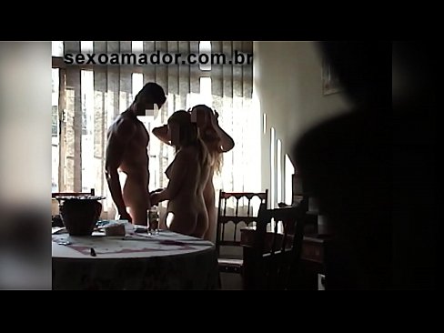 ❤️ Seksualni prijatelji pozivaju divovskog muškarca i trojku s njim ️❌ Jebeni video na hr.ixiporn.ru ☑