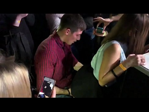 ❤️ Pravi seks u ruskom noćnom klubu. 18-godišnja Ruskinja u anusu i vagini pojebana u noćnom klubu ️❌ Jebeni video na hr.ixiporn.ru ☑